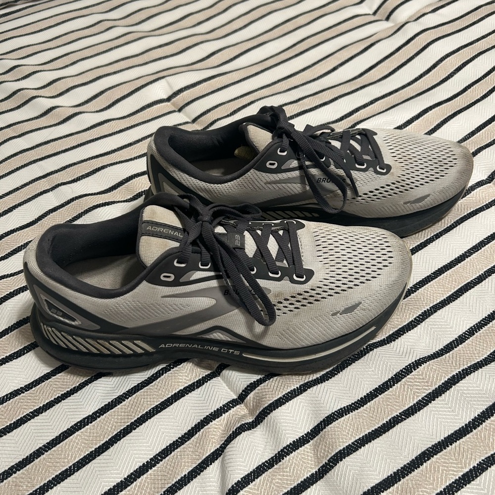 Brooks Adrenaline GTS 23 Men's Running Shoes - Gray